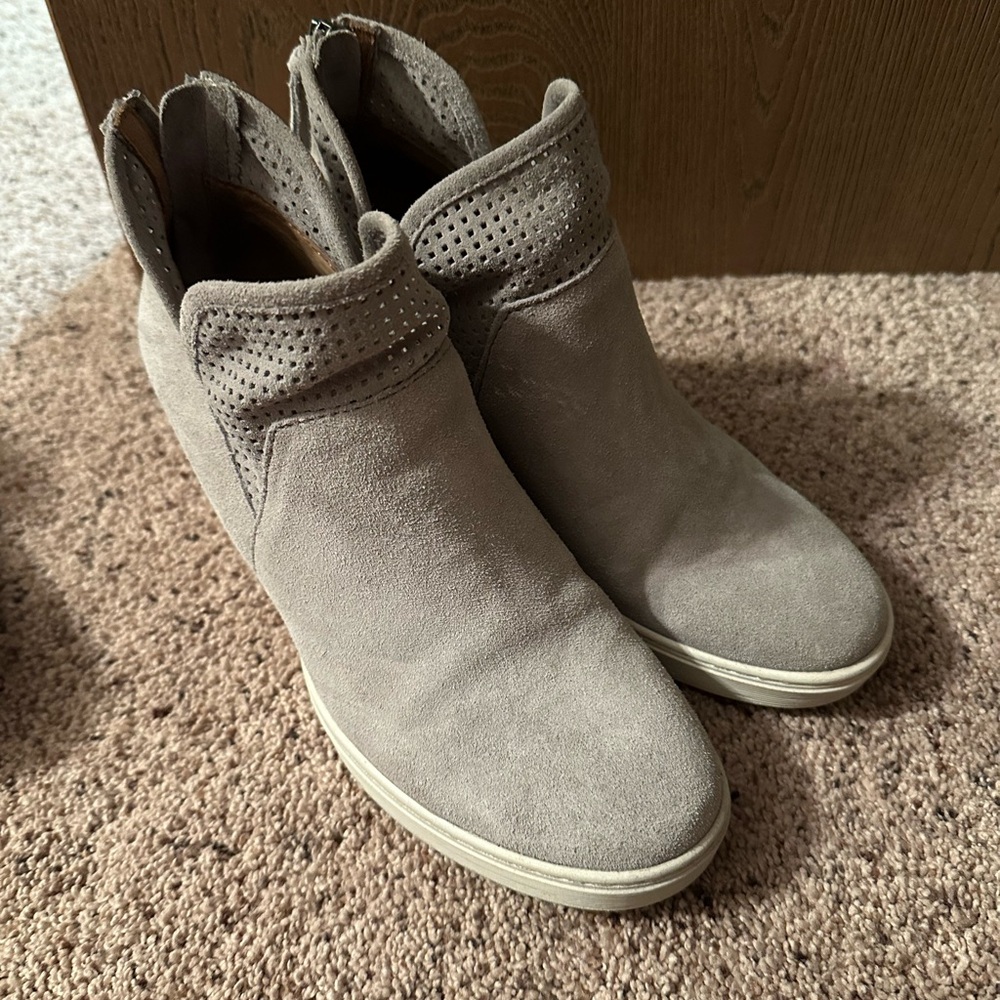 Sofft Gray Suede Ankle Boots